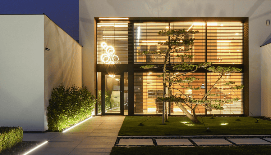 Dlaczego warto postawić na porządną lampę najazdową liniową marki KLUŚ?