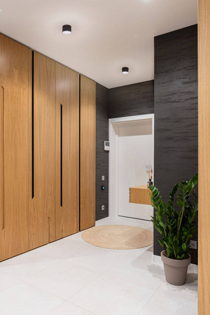 Czarny spot do każdego wnętrza, gwint GU10 AR111 K-5132 z serii HORN