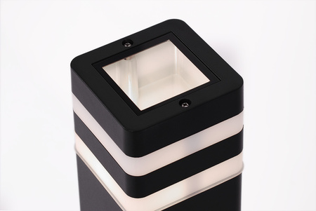 Czarna lampa ogrodowa, styl klasyczny, IP44 K-8208 z serii TAMIZA