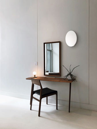 Minimalistyczna lampa ścienna, w kształcie koła K-5320 z serii PERO