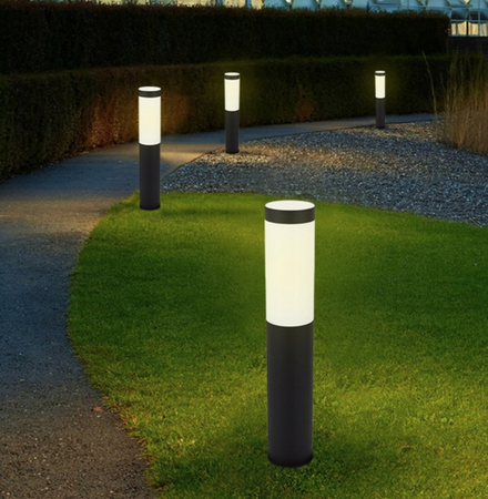 Słupek ogrodowy czarny okrągły 1xE27 lampa IP44 65cm z gniazdem sieciowym