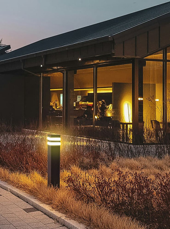 Czarna lampa ogrodowa, styl klasyczny, IP44 K-8208 z serii TAMIZA