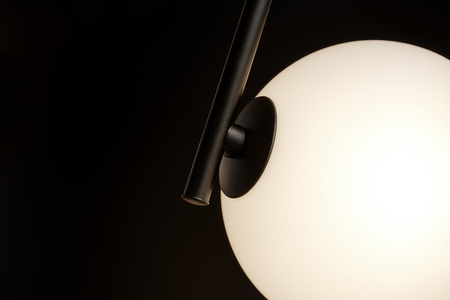 Kinkiet szklana mleczna kula K-5854 z serii FILO