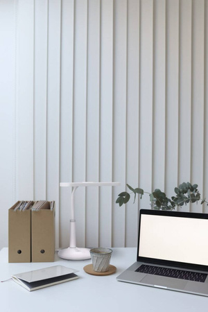 Biała lampka biurkowa, ruchome ramię K-BL1185 BIAŁY z serii DAFI