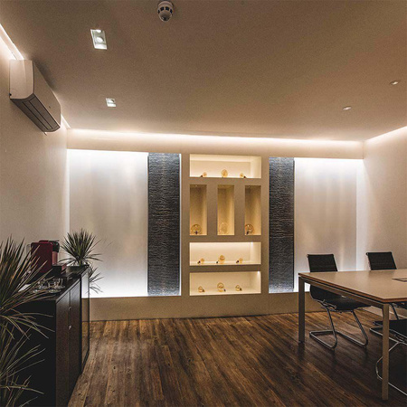 Taśma LED 230V V-TAC RĘKAW IP65 120LED/m 10,5W/m Rolka 50mb VT-2835 121-50M 3000K 1000lm