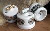 Włącznik ceramiczny obrotowy natynkowy krzyżowy biały ze zdobieniem FOLK