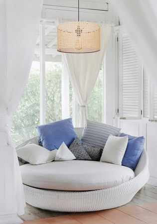 Lampa wisząca z abażurem walec rattan