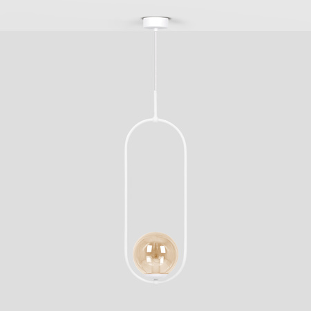 Lampa wisząca w białym kolorze, z kloszem K-5304 z serii ALMA