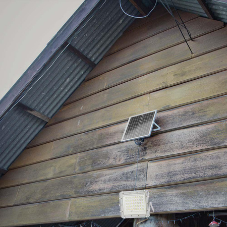 Projektor LED Solarny V-TAC 10W Pilot, AUTO, Timer, IP65 Biały VT-80W-W 4000K 800lm