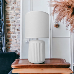 Lampka nocna z abażurem biała ceramiczna ryflowana DION