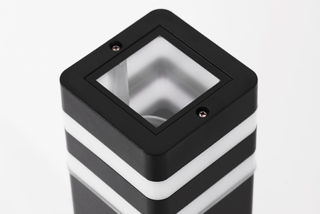 Czarna lampa ogrodowa, styl klasyczny, IP44 K-8208 z serii TAMIZA