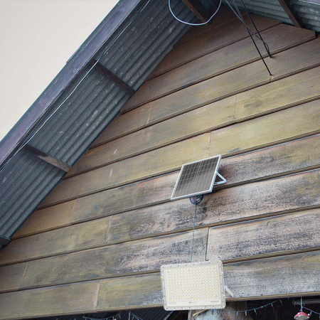 Projektor LED Solarny V-TAC 30W Pilot, AUTO, Timer, IP65 Biały VT-240W-W 4000K 2600lm