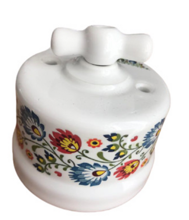 Włącznik ceramiczny obrotowy natynkowy pojedynczy biały ze zdobieniem FOLK