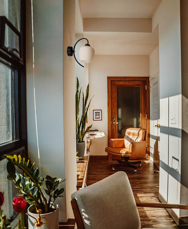 Biało-czarny kinkiet ścienny, jeden punkt świetlny K-5187 z serii BELLA