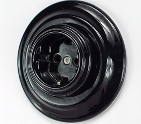 Gniazdo ceramiczne podtynkowe Schuko czarne z ramką slim