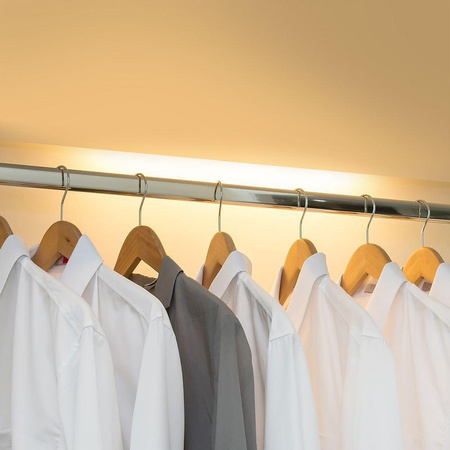 Oprawa podszafkowa V-TAC 1,5W LED Czarna Czujnik Ruchu Ładowanie USB 30cm VT-8141 4000K 110lm