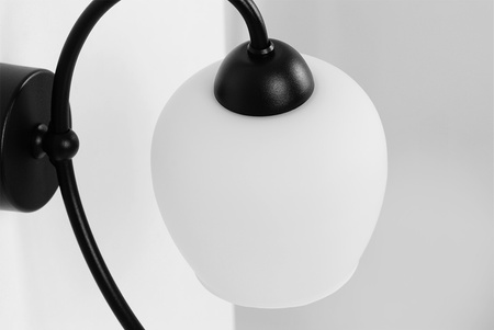 Biało-czarny kinkiet ścienny, jeden punkt świetlny K-5187 z serii BELLA