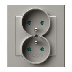 Ospel Sonata Kaszmir Gniazdo podwójne z uziemieniem z przesłonami torów prądowych, kompletne z ramką GP-2RZP/82