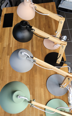 Lampka biurkowa E27 drewniana czarna LOFT