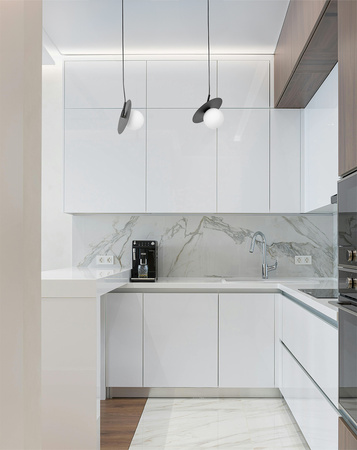 Lampa wisząca z czarną tarczą o regulowanym kącie nachylenia K-5370 SANTE