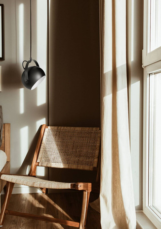Lampa wisząca z uchwytem LEO  czarna okrągła metalowa loft