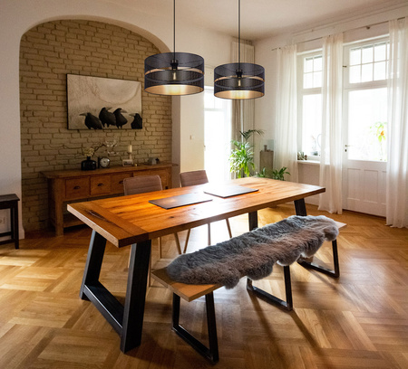 Lampa wisząca z szerokim, czarno-złotym abażurem K-5501 z serii MALAVI