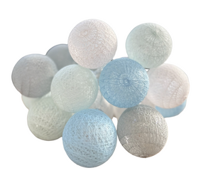 Lampki dekoracyjne COTTON BALLS 20xLED kule błękitne szare na baterie 3xAA