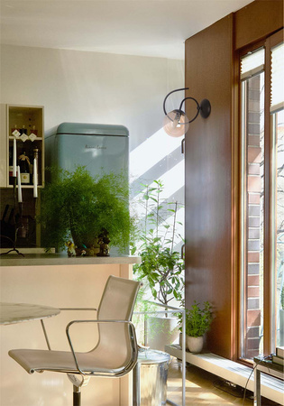 Kinkiet ścienny z bursztynowym kloszem K-5128 z serii FLORO