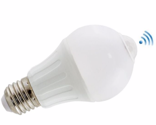 Żarówka LED  E27 6W A60 6500K zimna z czujnikiem ruchu i zmierzchu