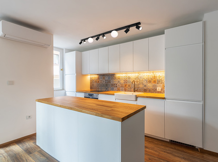 Długa listwa sufitowa do korytarza, nowoczesna K-5494 z serii SWING