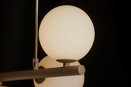 Lampa wisząca szklane mleczne kule 5xG9 K-5841 z serii ARDI beżowa