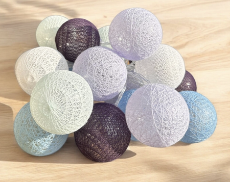 Lampki dekoracyjne COTTON BALLS 20xLED kule fioletowe na baterie 3xAA